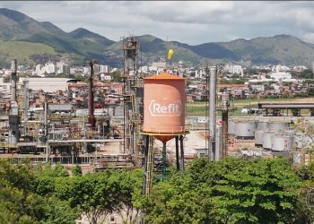 Governo do RJ bloqueia 19 empresas, ligadas à Refit, de emitirem notas de compra e venda de produtos